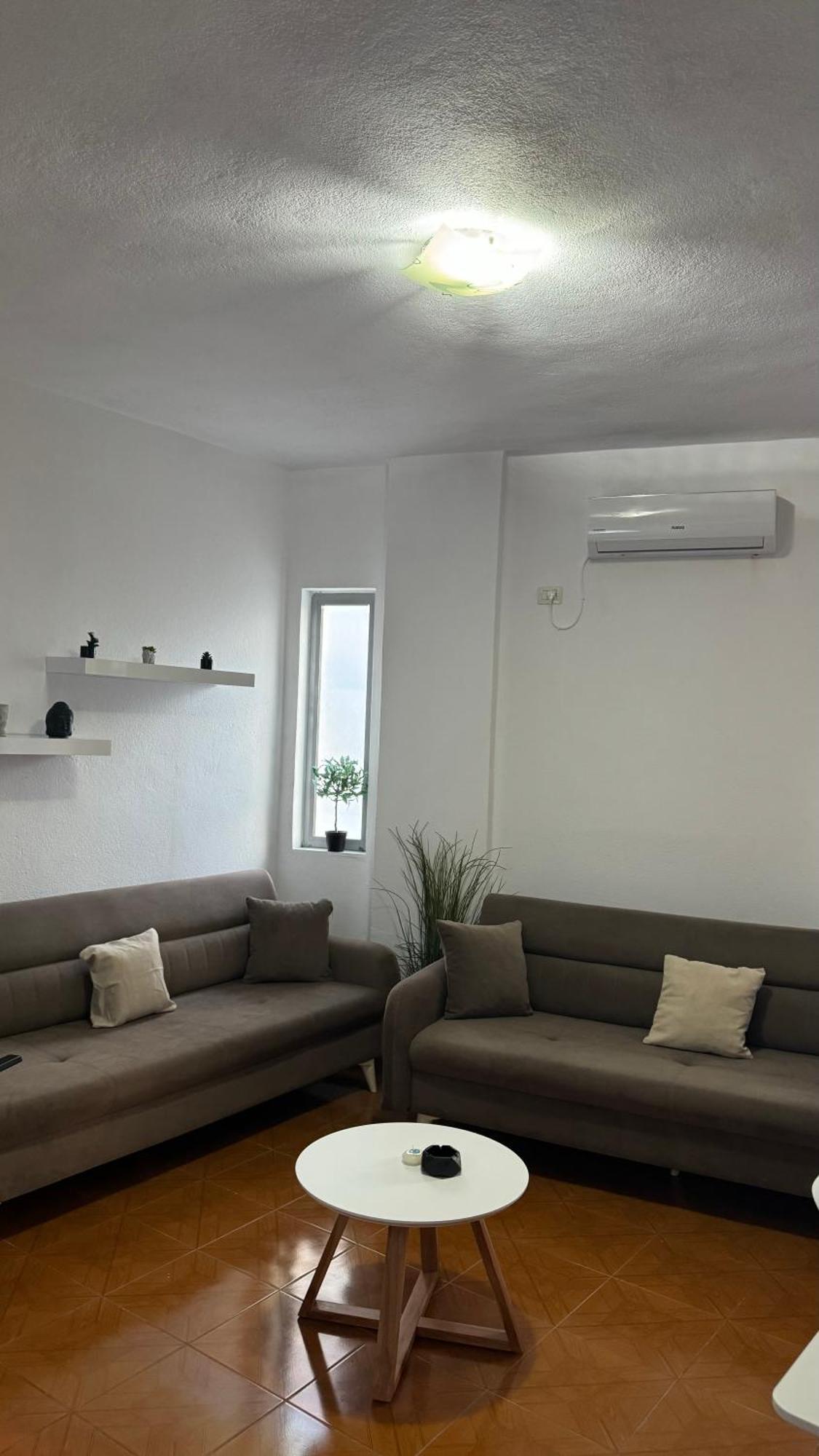 Peci Apartments Gjirokaster Bagian luar foto